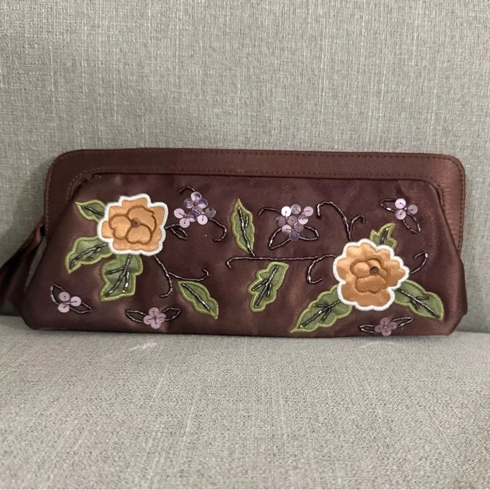 Avon elegant embroidered